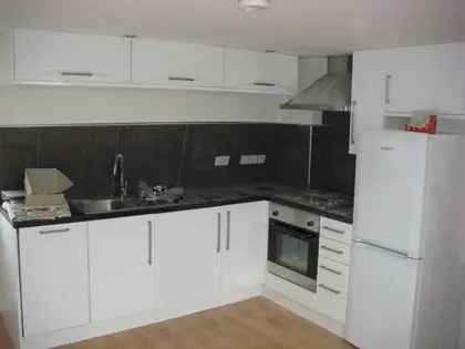 1 Bedroom Flat 45m² London Fully Furnished Near Queenstown Road Station