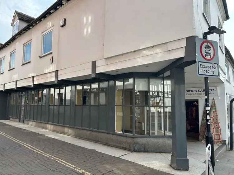 Ludlow Shop Unit: 921 sqft, Grade II Listed, Prime Retail Location