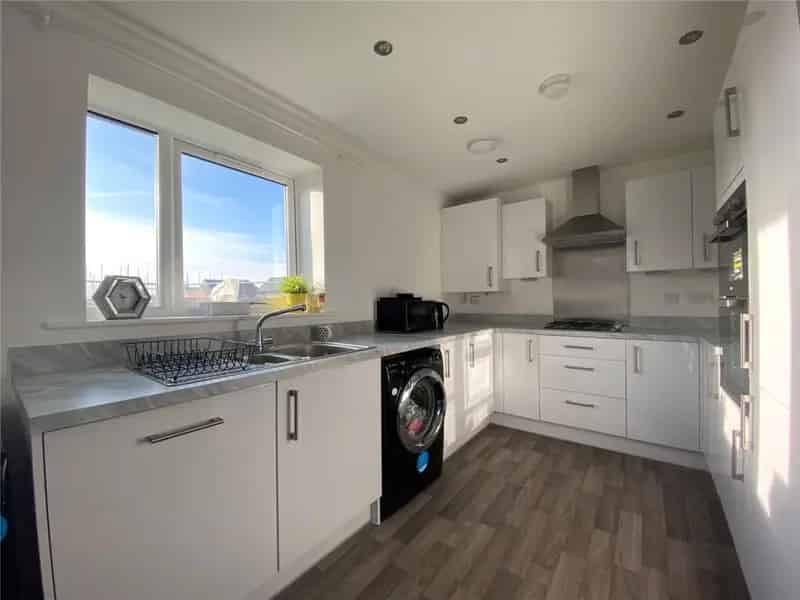 3 bedroom semi-detached house