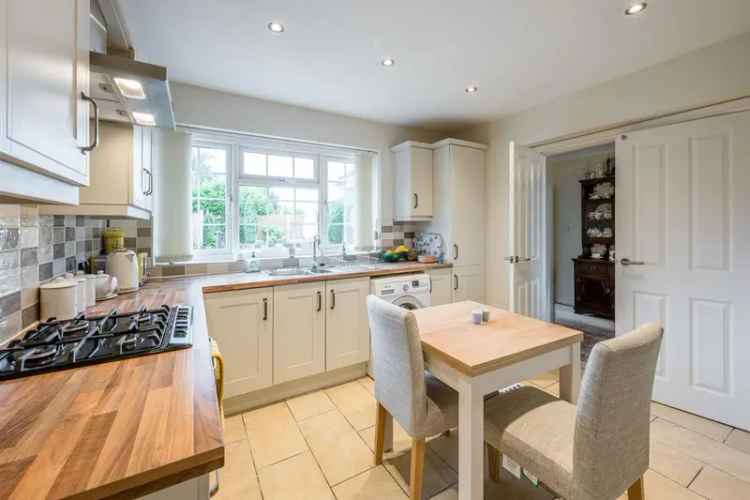 3 Bedroom Detached Bungalow For Sale in Stourton