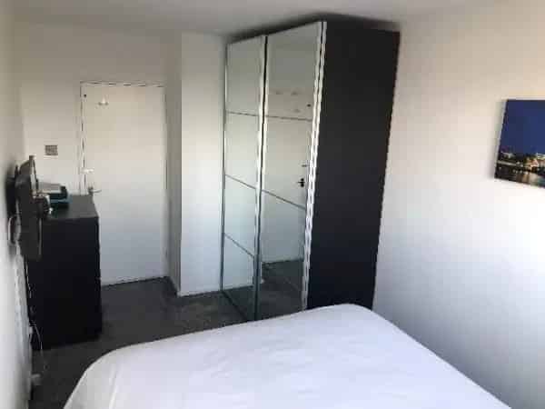 Spacious 2-Bedroom Flat near Victoria Park