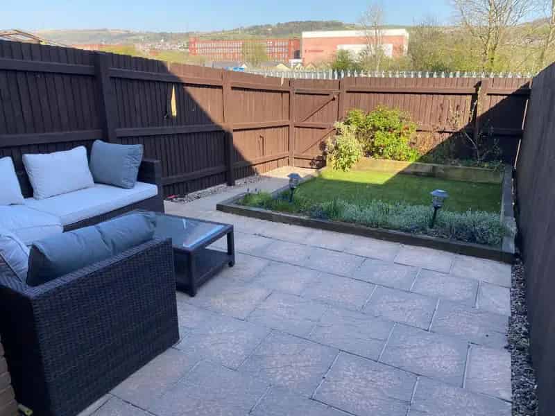 3 Bed 2 Bath Terraced House Near Shaw Town Centre