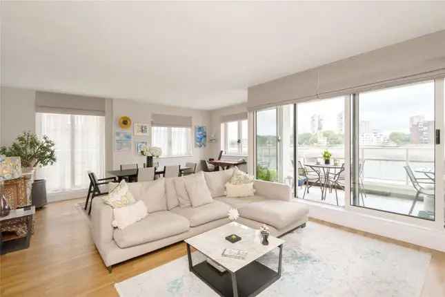 Flat for sale in Chelsea Harbour, London SW10