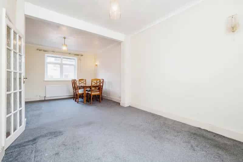 3 Bed Mid Terrace House with Loft Conversion Potential Near West Ham Park