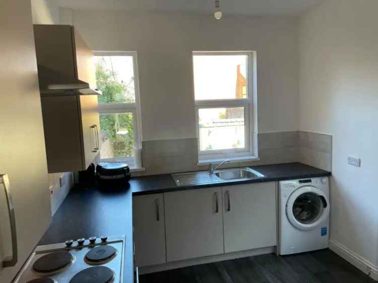 4 bedroom terraced house to rent