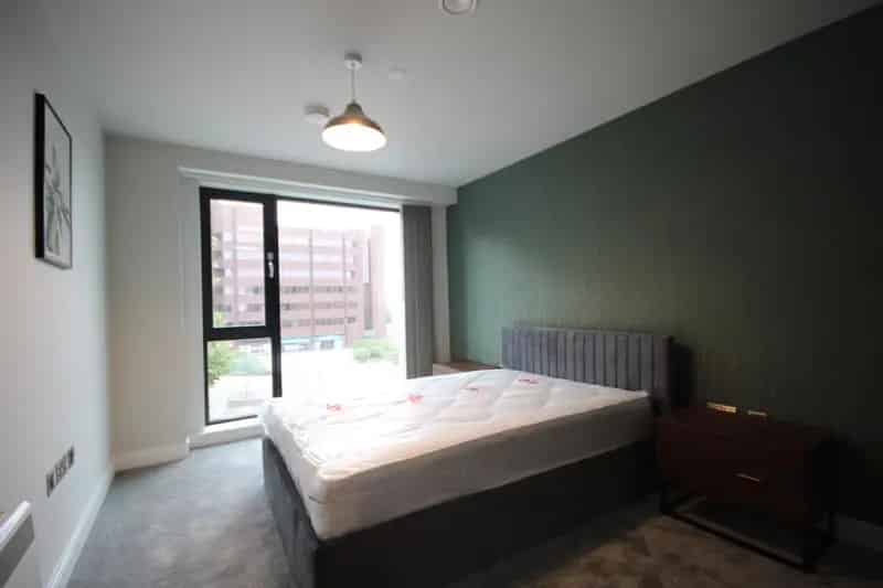 Luxury 1-Bedroom Apartment with Study in Birmingham
