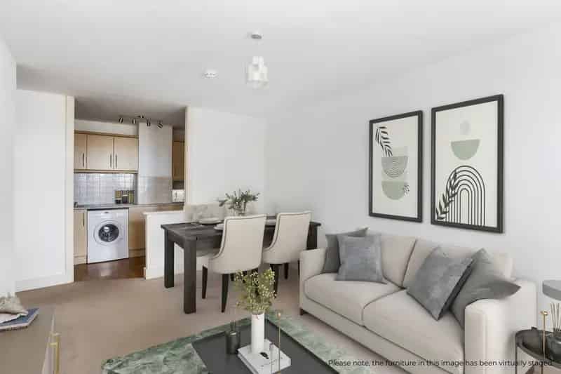 2 Bedroom Flat for Sale near Aldgate East