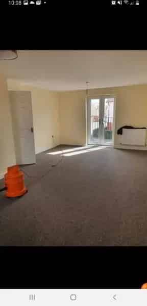 Spacious 2-Bed Flat Near Beach and Schools