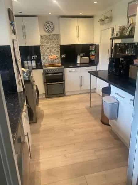 Family Home near Bromley Town Centre with Communal Gardens