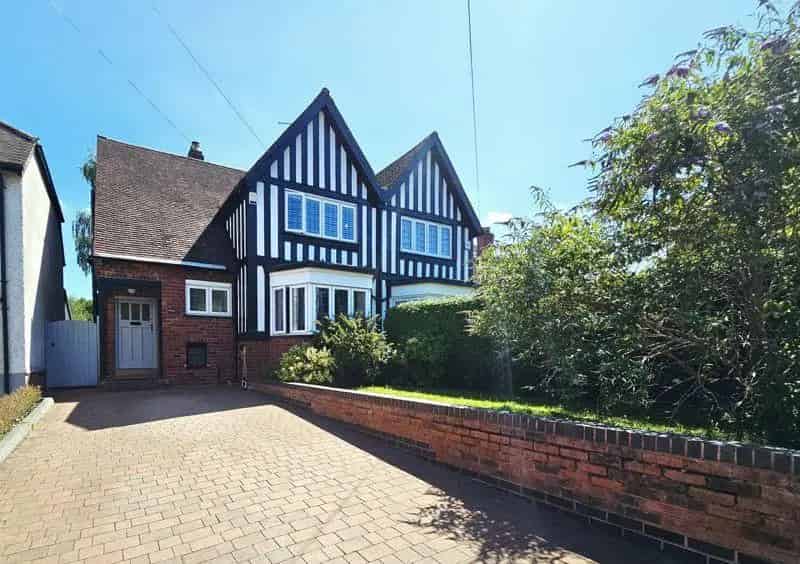 3 Bedroom Semi Detached House For Sale Sutton Coldfield