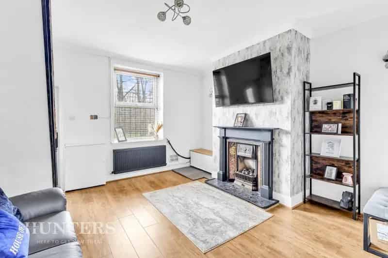 2 Bedroom House For Sale Near Milnrow and Newhey