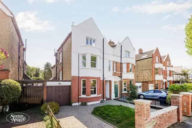 5 Bedroom House for Sale in Northfields W13