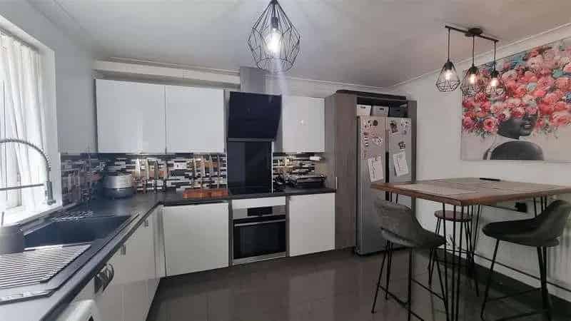 2 Bed End Terrace House For Sale