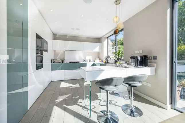 Stunning Extended House in Putney SW15 2516 sq ft Family Home