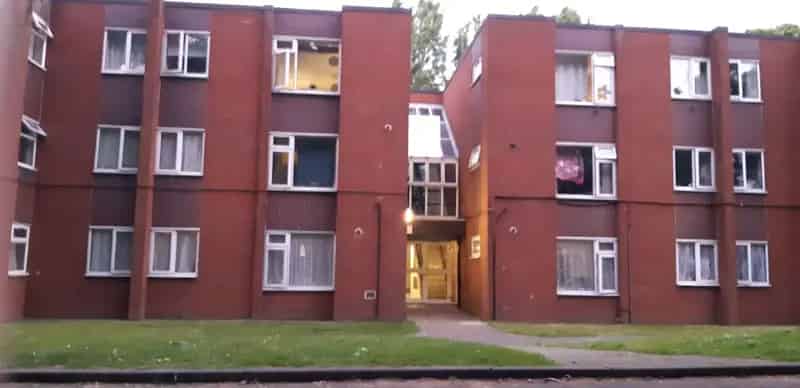 Ground Floor 2-Bedroom Flat in Small Block