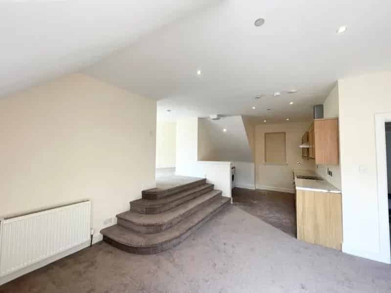 2 Bedroom Flat To Rent Available 09092025
