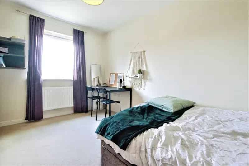 One Bedroom Furnished Apartment Hatfield Near University