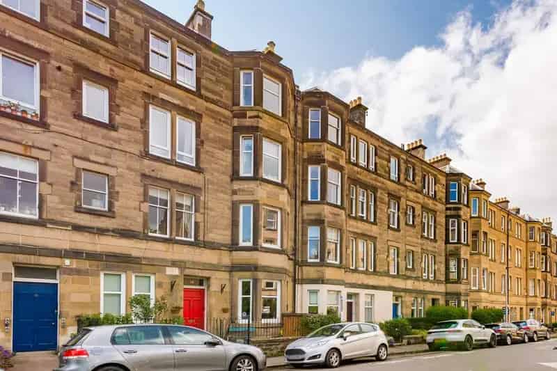 1 Bedroom Flat for Sale in Edinburgh