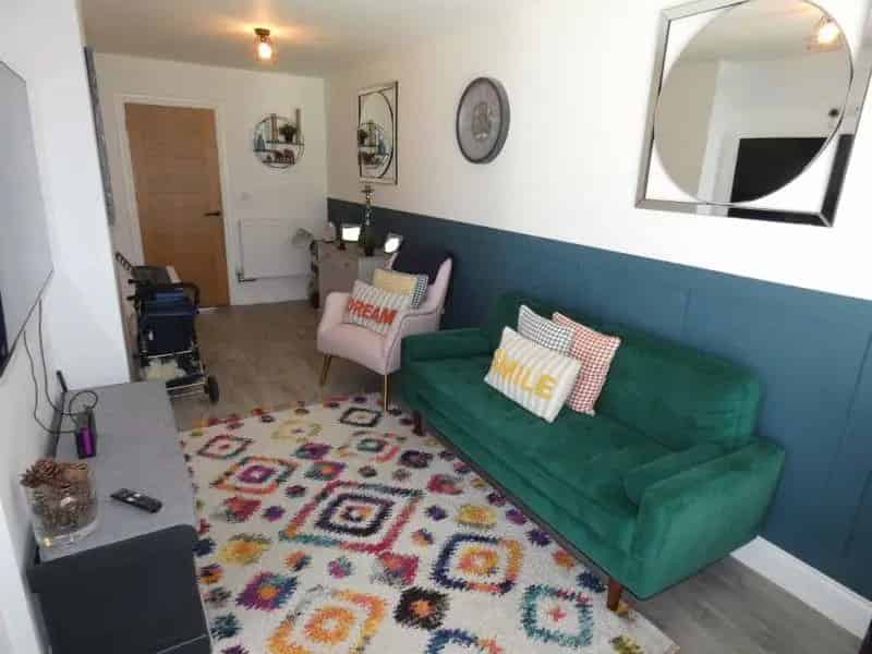 5 Bed Semi-Detached House for Sale in Hucclecote