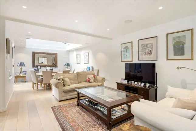 Six Bedroom Family Home South Kensington Gated Mews