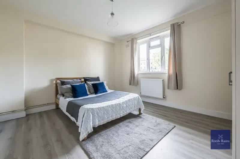 2 bedroom  Flat to rent, London, SE1
