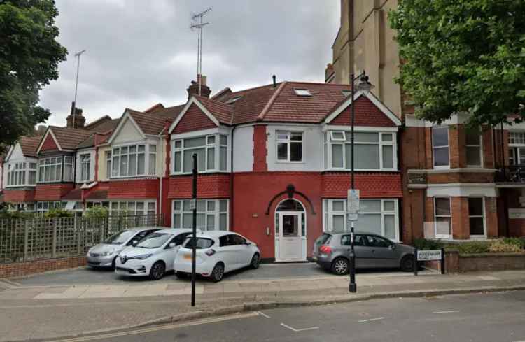 Flat For Sale in London, England