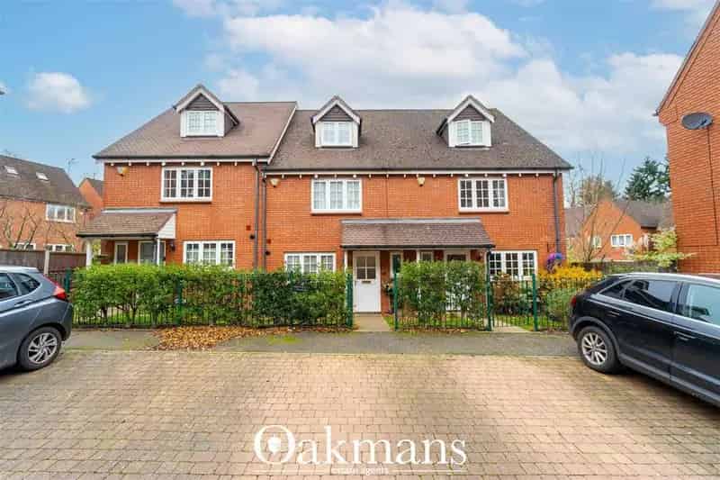 4 Bedroom Terraced House for Sale Near Hospitals