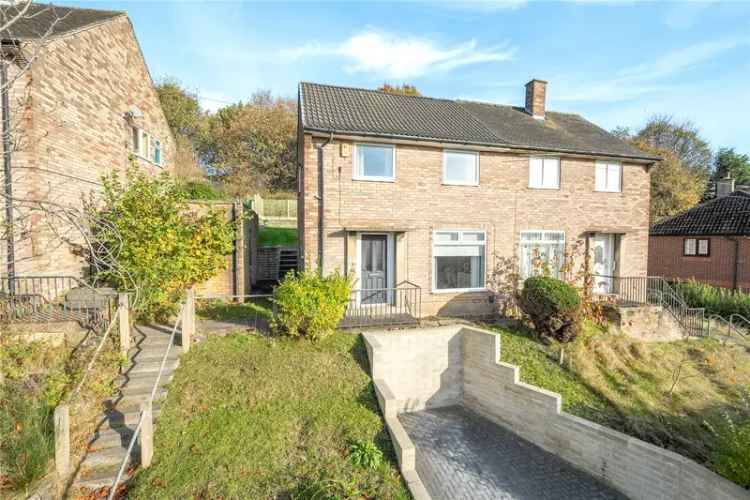 House For Sale in Leeds, England