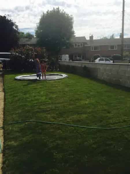 3 Bed House 2 Large Gardens Needs Some Decoration