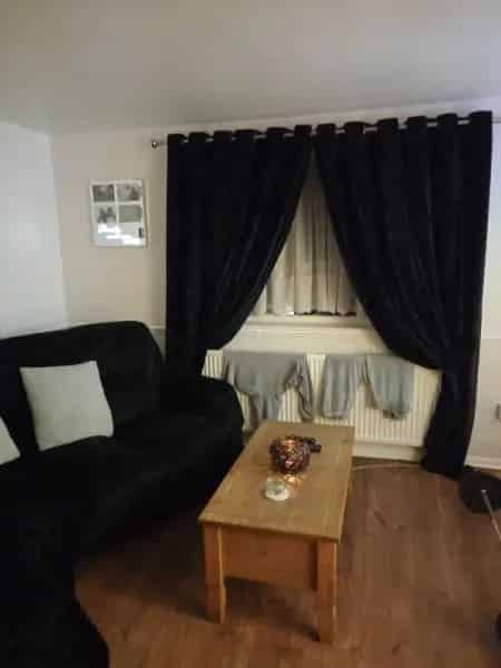 2 Bedroom Flat Near Edmonton Green Station