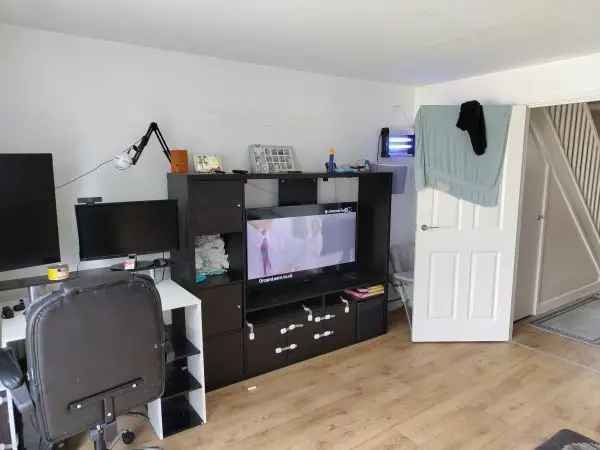 House For Rent in Wealden, England