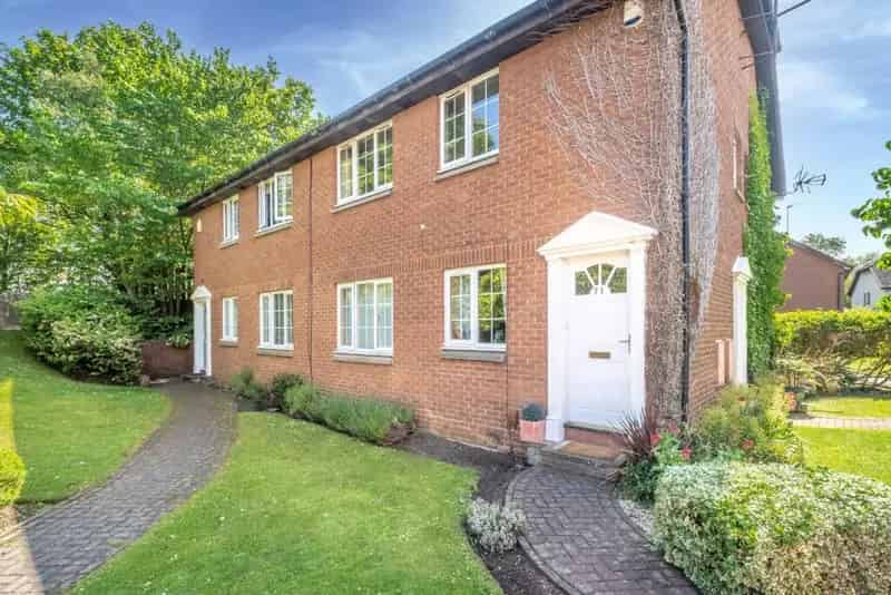 2 Bedroom Flat for Sale in Edinburgh