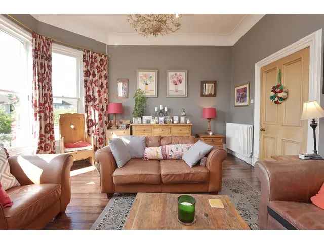 4 bedroom flat  for sale