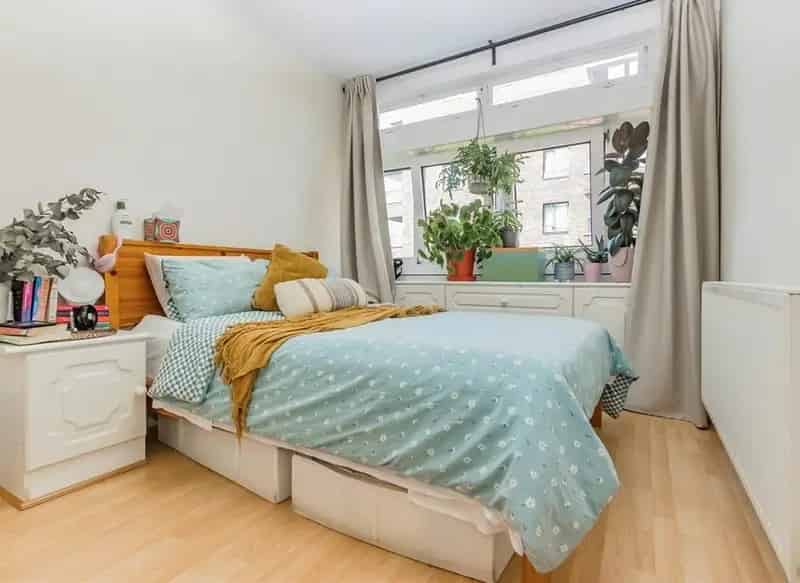 Spacious Sixth Floor Apartment near East Putney Tube