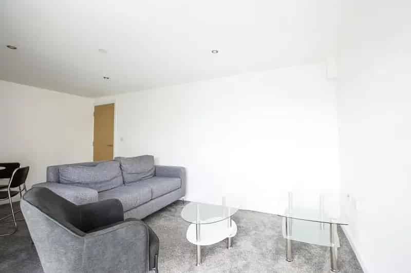 2 Bedroom Flat for Sale Halifax West Yorkshire HX2