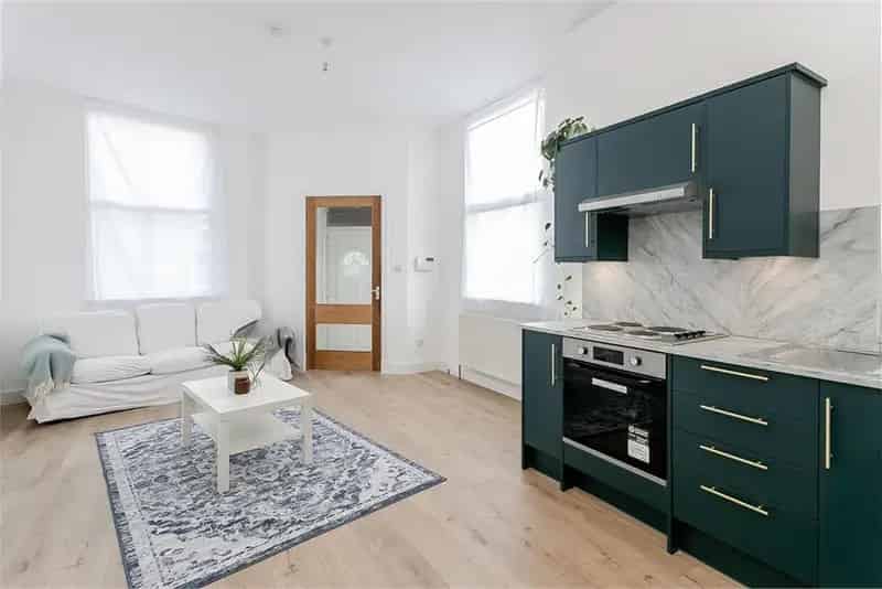 1 Bed Flat Polwarth Edinburgh Modern Kitchen Garden