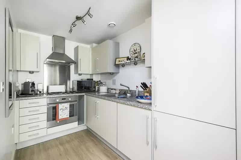 1 Bedroom Flat for Sale Bermondsey - Stylish Apartment with Parking