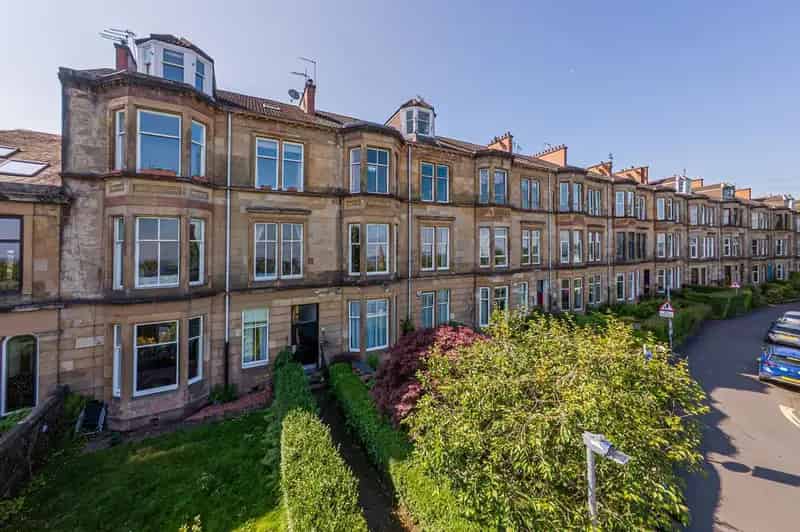 2 Bedroom Apartment for Sale in Shawlands Glasgow