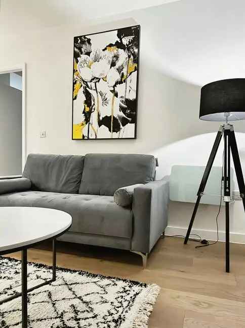 Luxury 2-Bedroom Apartment Manchester Viadux Development