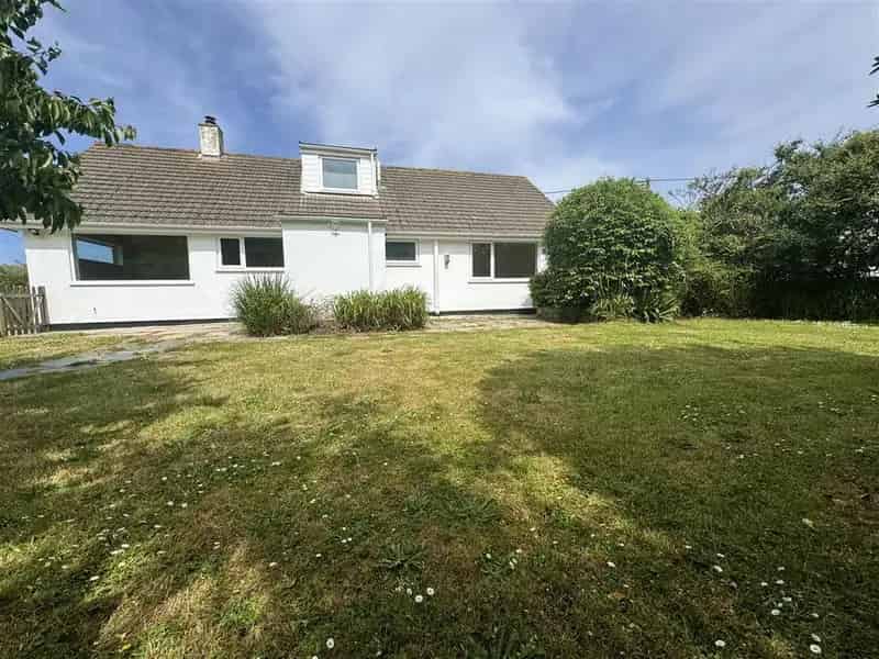 4 Bedroom Detached Bungalow for Sale in Perranporth
