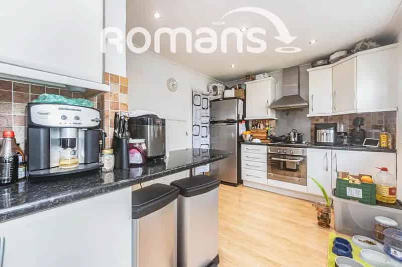 2 Bedroom Semi-Detached House Woodley No Deposit Option