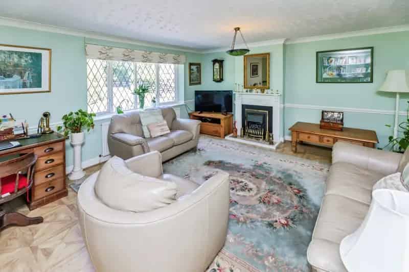 3 bedroom Bungalow
 For Sale 
Total Size: 2078 SQ FT
