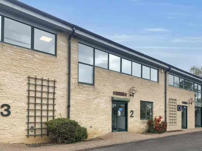 Modern 913 sq ft Office Space To Let
