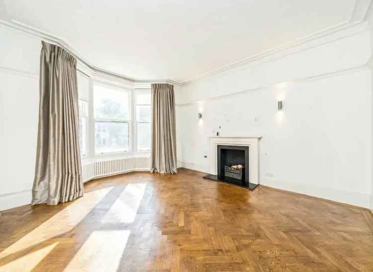 Flat For Sale in Cavendish Road, London, England