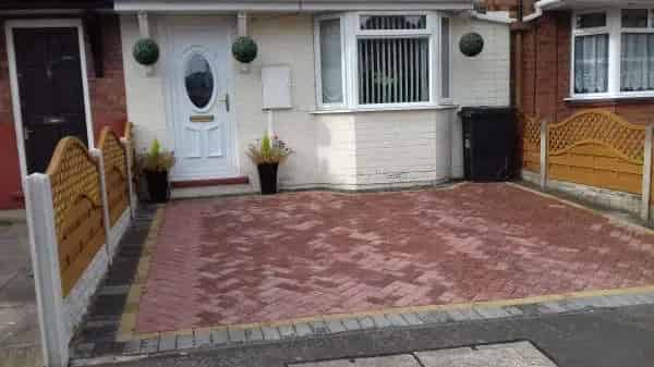 3 Bedroom Modern House with Paved Driveway