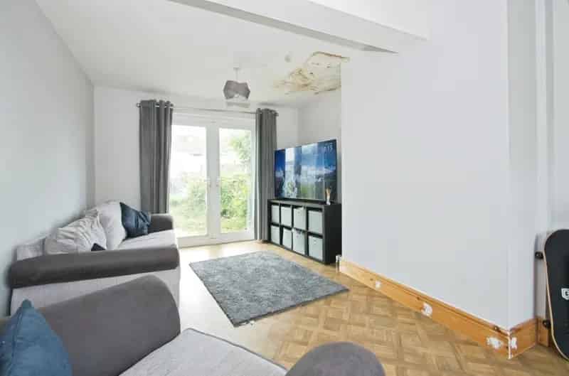 3 Bedroom Semi Detached House Sarn Bridgend