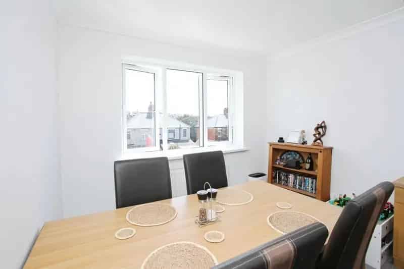 3 bedroom semi-detached house