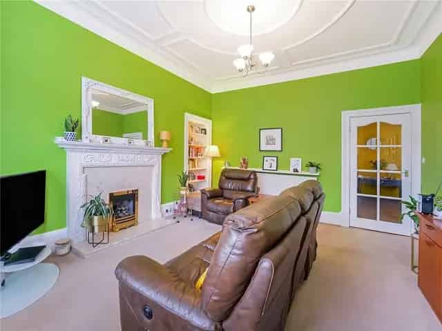 2 Bedroom Flat for Sale Near Esplanade