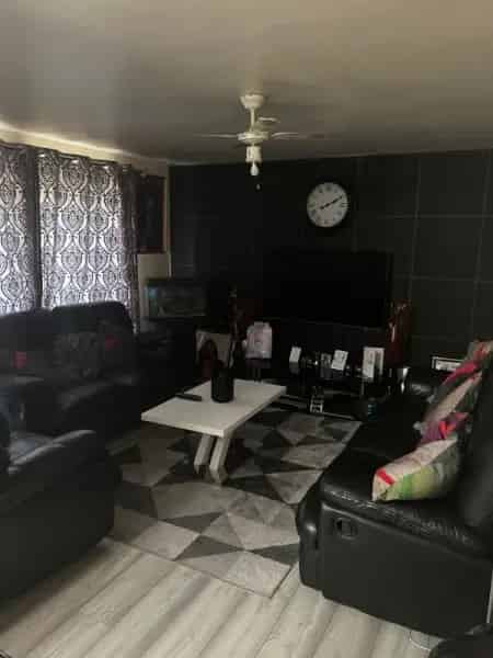 Spacious 2-Bedroom Flat Near Leytonstone and Stratford Westfield