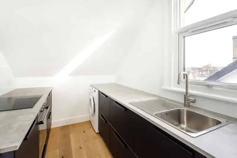 Charming 1-Bedroom Apartment 450 sq ft Unfurnished